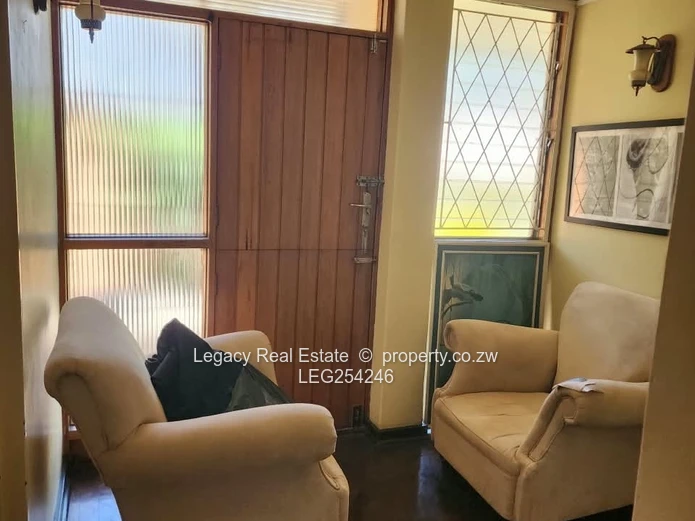 3-Bed Strathaven Rental: Veranda, Fireplace & Garden