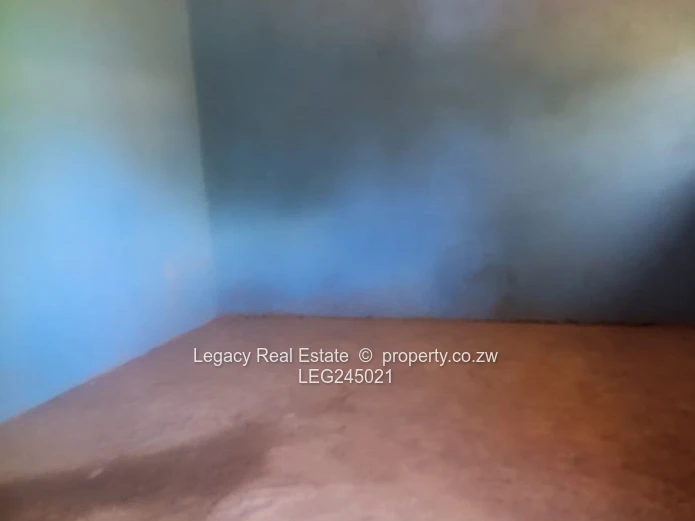 Incomplete 4 bedroomed House in Knowe on a 2000sqm land