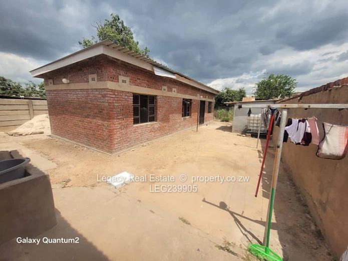 Old Southerton Residential House With Cottage And Servants’ Quarters