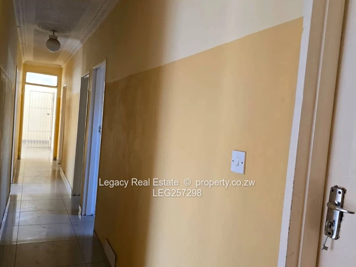 4BR Budiriro Home - Borehole, Modern Kitchen & Driveway