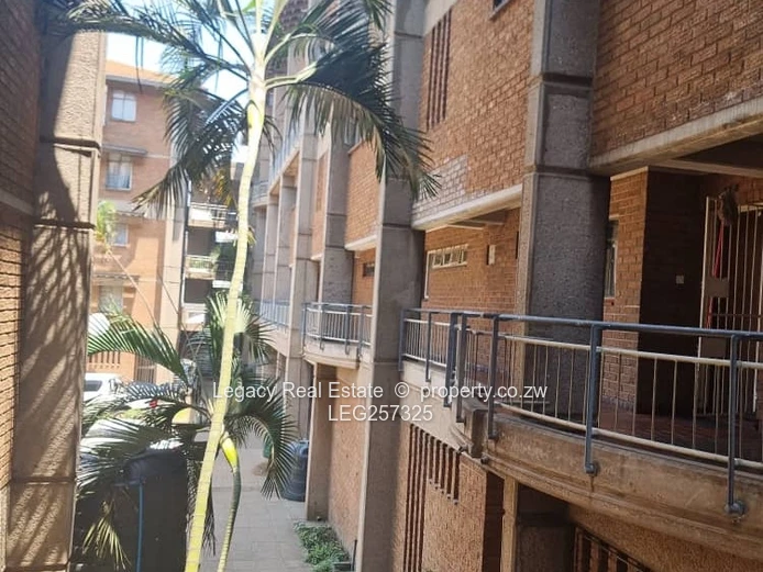 Avenues CBD 2-Bed Flat — Balcony, Parking & Fitted Kitchen