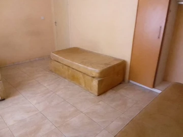 6 Bedroom House