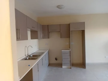 2 Bedroom Flat & Apartment
