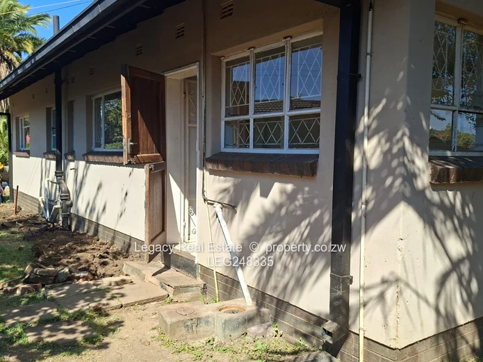 Prime Sunridge Property Along Harare Drive With Cottage Accommodation (Sole Mandate)