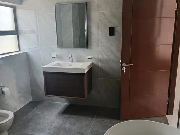 3 Bedroom Flat & Apartment