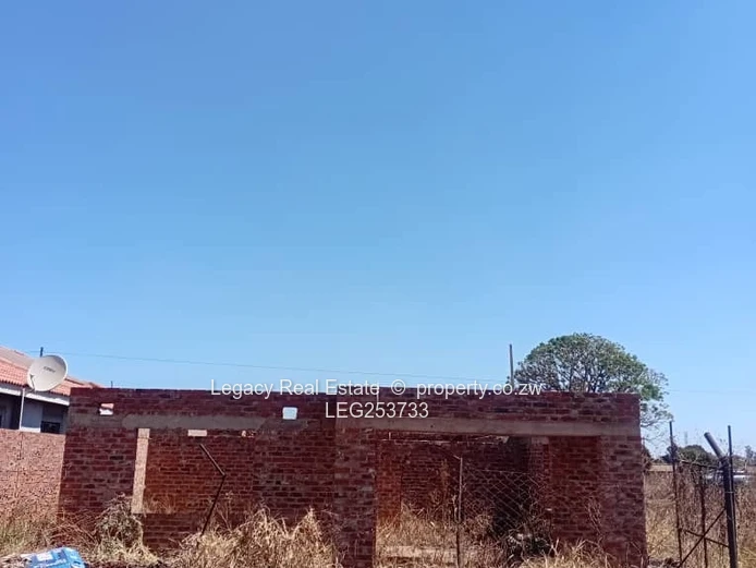 Cold Comfort: 5-Bed Shell Home on 383m² with Tank (Sole Mandate)