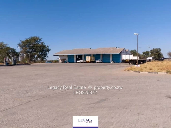 Massive investment in a mature in the heart of sought-after industrial area  (Sole Mandate)