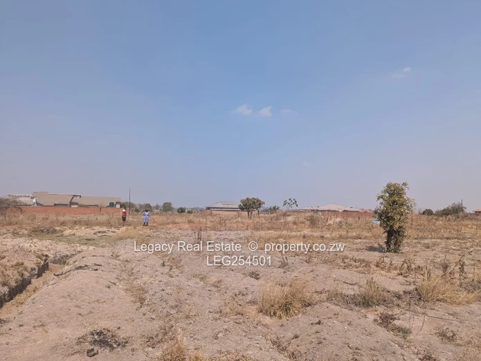 2100 sqm Norton stand — flat site with gravel access (Sole Mandate)