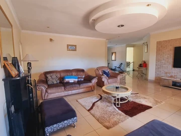 6 Bedroom House