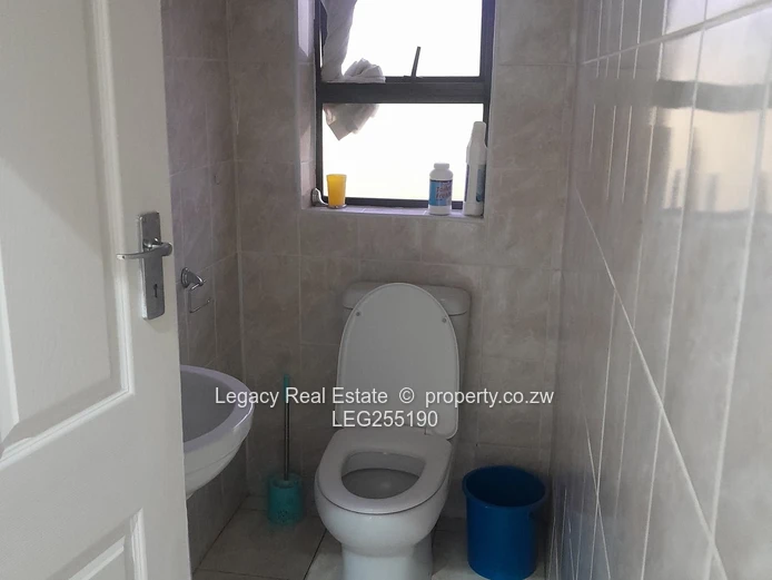 4-Bed Mabvazuva Townhouse with Borehole & Modern Kitchen (Sole Mandate)