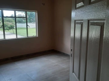 3 Bedroom Flat & Apartment
