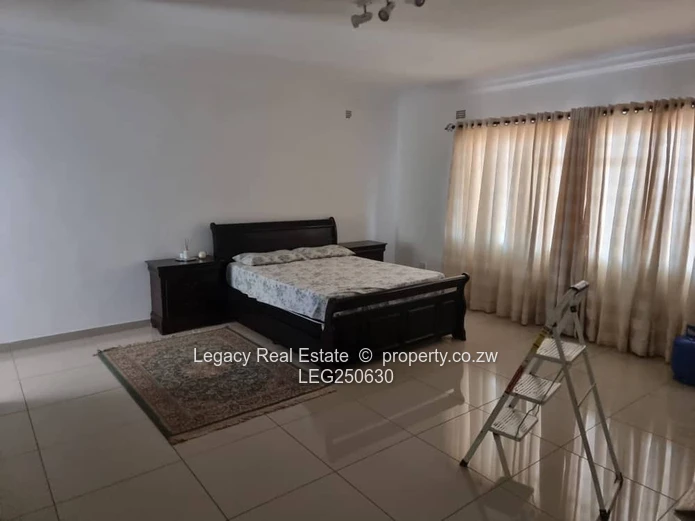 Spacious 5-Bed Westgate Home with Modern Kitchen & Borehole (Sole Mandate)