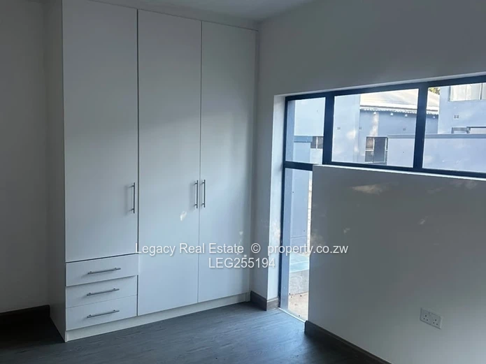 Mount Pleasant 3-Bed Townhouse with Double-Height Kitchen