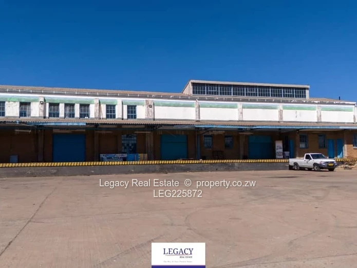 Massive investment in a mature in the heart of sought-after industrial area  (Sole Mandate)