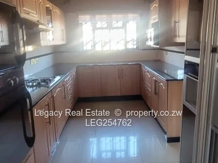 Secure 3-bed Townhouse in Westgate — Solar & Water Tank (Sole Mandate)