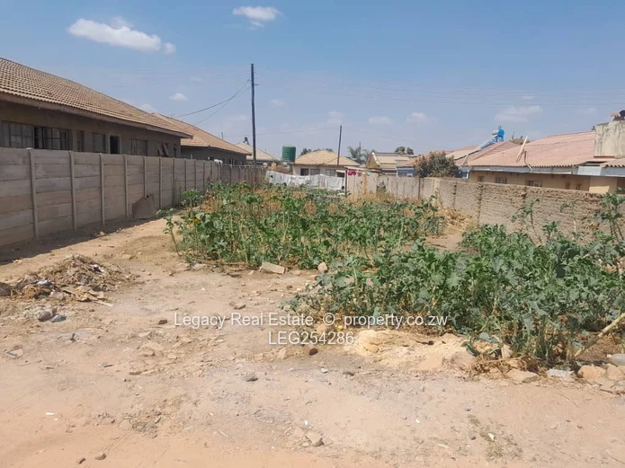 Serviced 300m² Stand in Damofalls — Tarred Road & Water