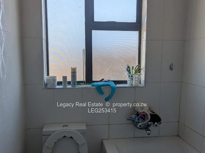 Southlea Park 3-Bed House with Title Deeds, Fitted Kitchen & Garden (Sole Mandate)