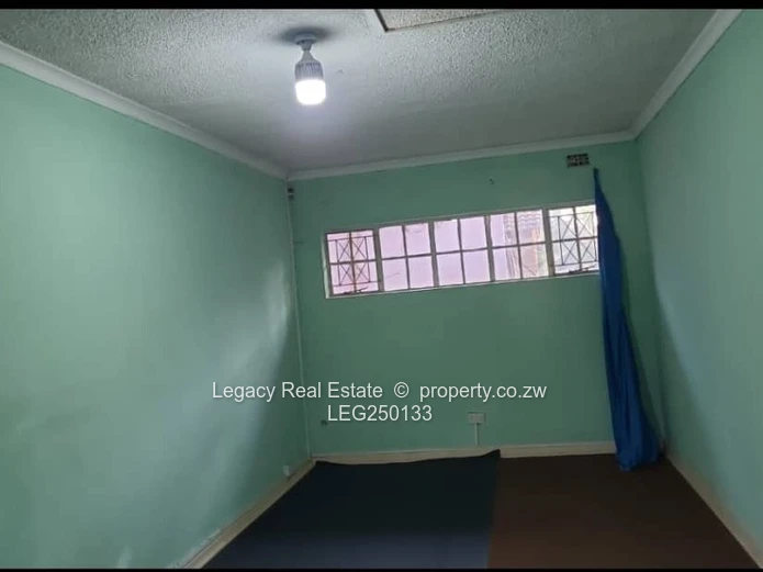 Milton Park: 20m² Office — Borehole & Shaded Parking