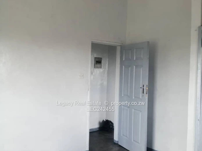 Willowvale 2-Bedroom Flat for Sale (3rd Floor)