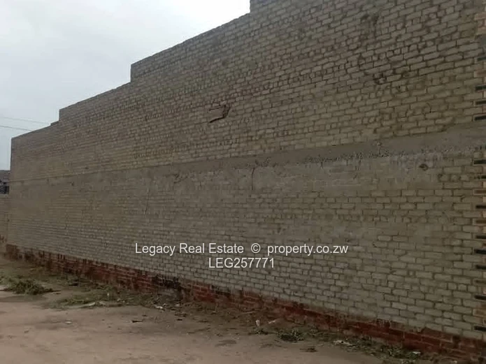 Stoneridge Brick-Front Retail 150m² — Tiled, Parking, ZESA