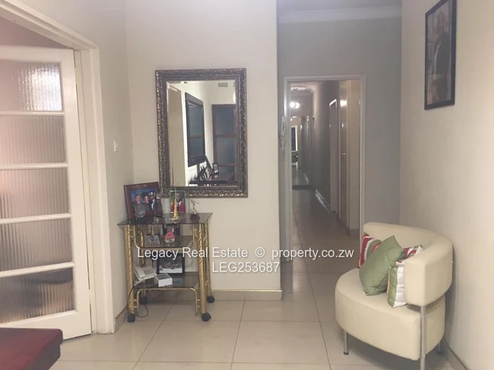 Alexandra Park: 4-Bed Family Home with Pool & Borehole