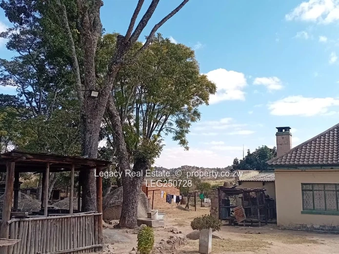 Gated 10.3ha Farm with Barn, Dam & Gravel Road - Marondera