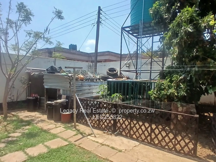 Westgate ,Adylinn 5-Bed Double-Storey: Paved Courtyard & Garage (Sole Mandate)