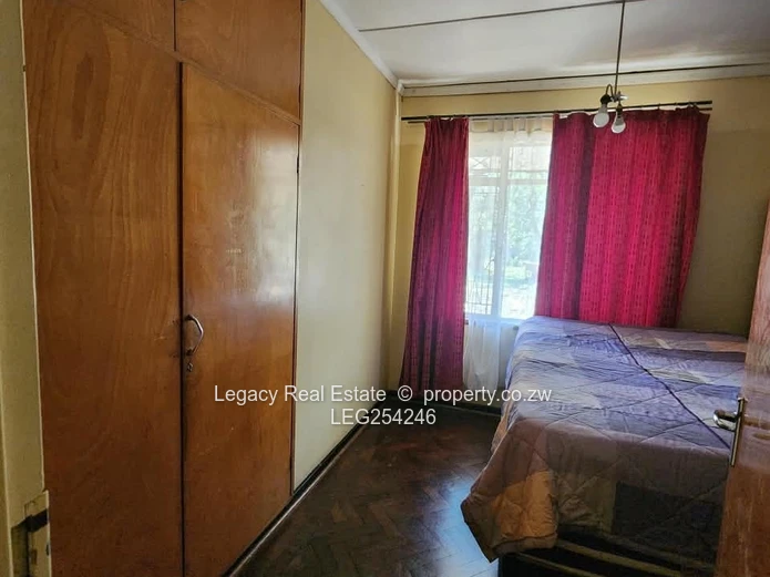 3-Bed Strathaven Rental: Veranda, Fireplace & Garden