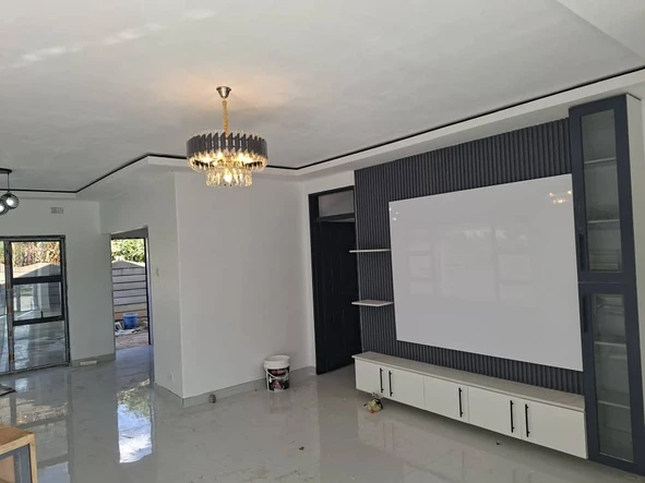 4 Bedroom Flat & Apartment