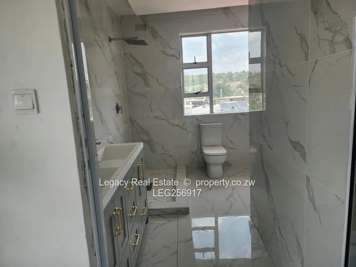 Borrowdale 6-Bed Luxury Home with Borehole & Garden