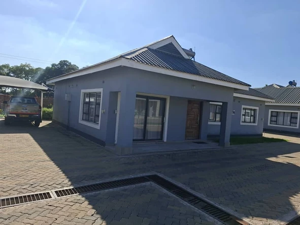 3 Bedroom Flat & Apartment