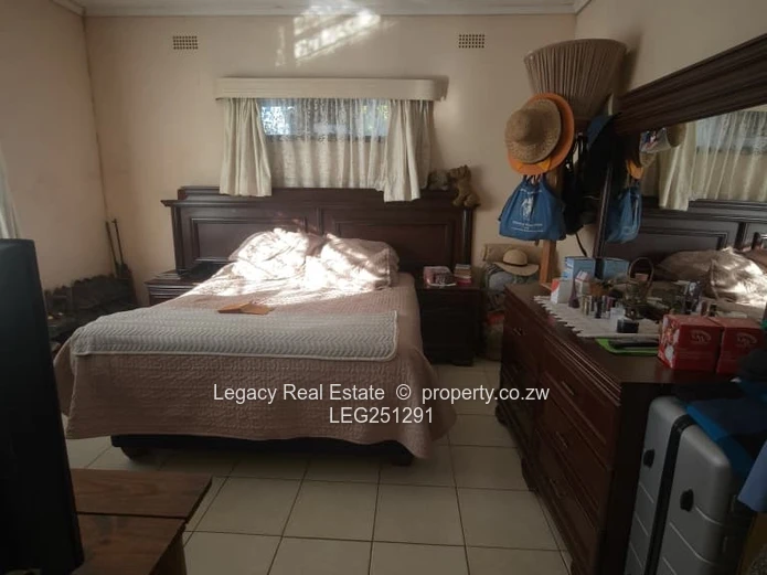 Logan Park 3-Bed Home with Rustic Bar & Borehole on 5689m²