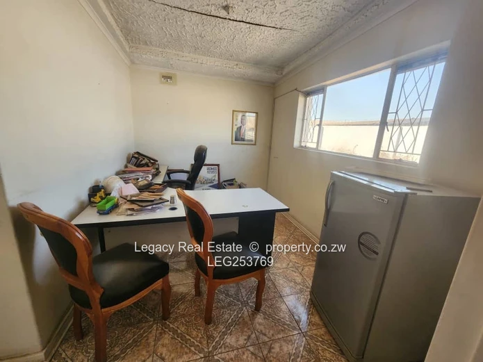 Prime Commercial & Industrial Property To Let – Ardbennie