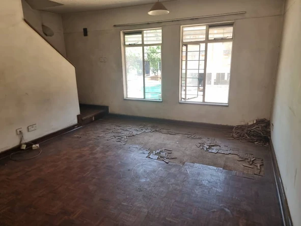2 Bedroom Flat & Apartment