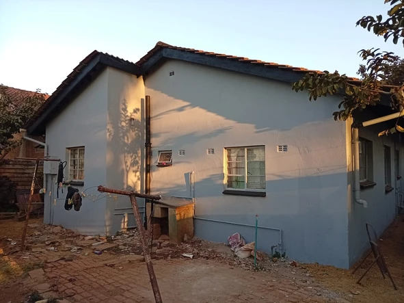 6 Bedroom House
