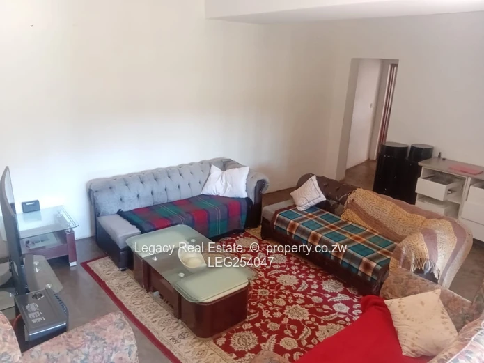Spacious 6-Bed Home with Open-Plan Living & Borehole — Borrowdale Brooke