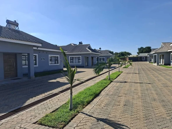 3 Bedroom Flat & Apartment