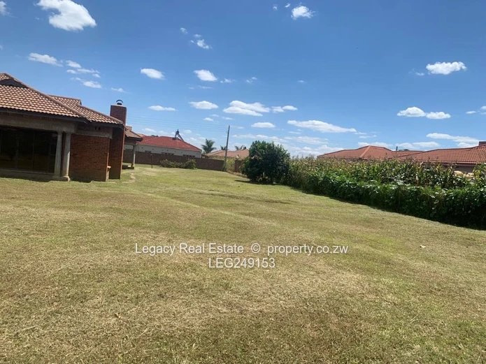 4-Bed Townhouse Complex — Expansive Garden & Verandah in Sandton Park