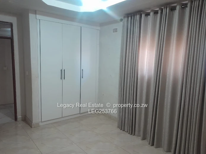 Spacious 5-Bedroom Home To Let – Tynwald North