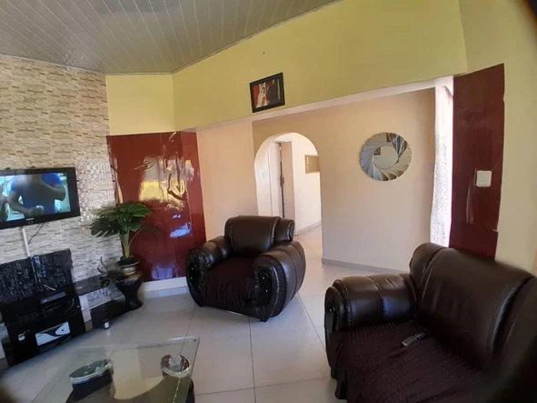 4 Bedroom Flat & Apartment