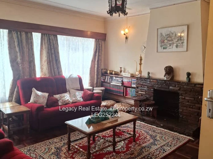 4-Bed Home with Borehole on 4000m² in Waterfalls