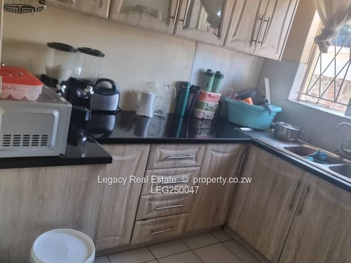 Sunny 2-Bed Cottage in Marlborough, Harare West — Borehole