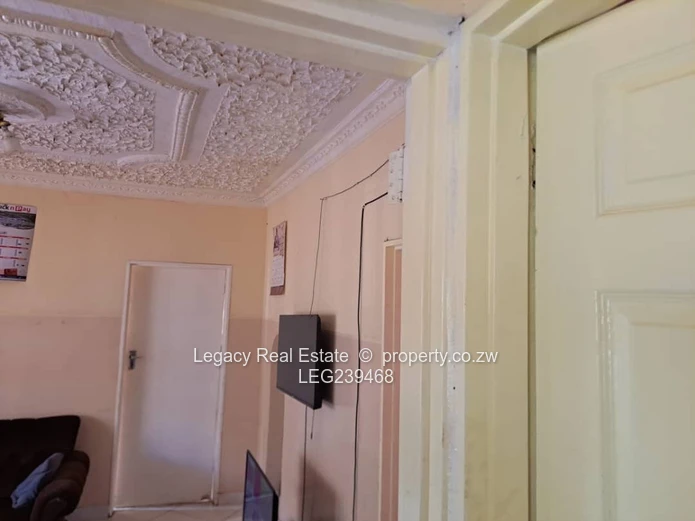 Dzivarasekwa Gunhill Family Home with ensuite & borehole (USD BANK TRANSFER ACCEPTED)
