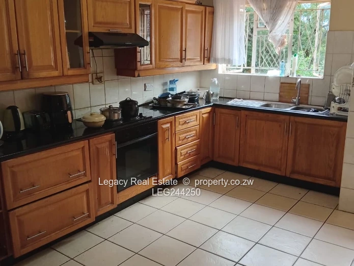 Gated Folyjon Glen Lorne 4-Bed Home with Pool & Garden