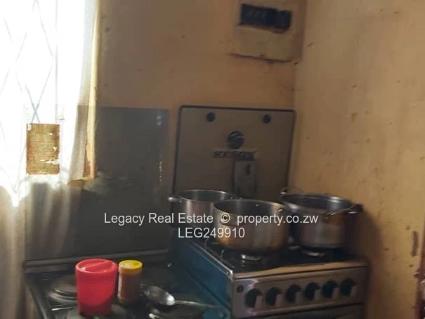 4-Bed Glen View Home - Walled Yard, Entertainment & Good ZESA