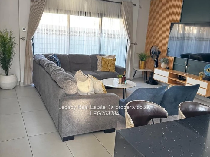 Modern 3-Bed Budiriro Home - Borehole, Bath & Backyard