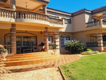 6 Bedroom House