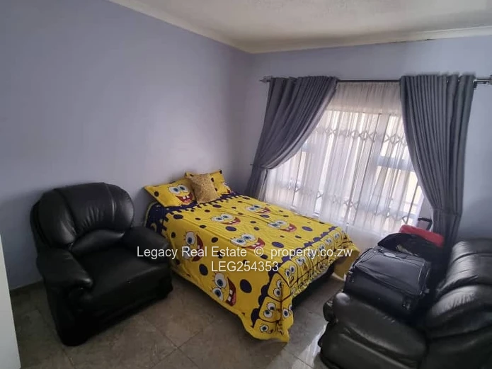 Modern 5BR/3BA in Sandton Park, Harare West — 1000m² + Borehole (Sole Mandate)