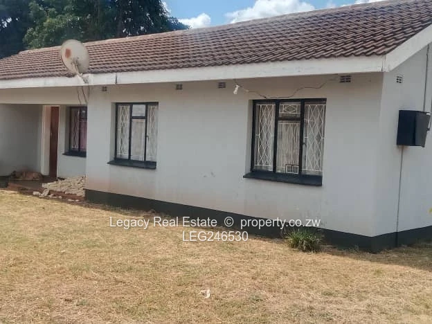 Imposing Marlborough Property With Borehole And Cottage,Large Title Deed Property .
