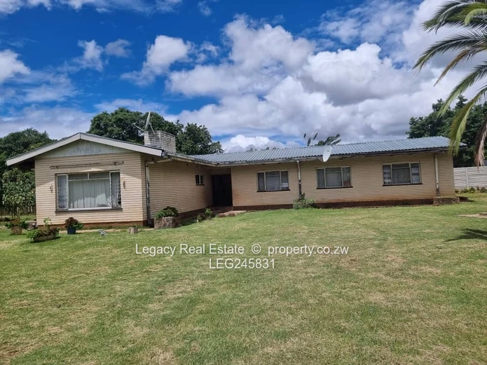 Subdivided Property With Development Potential In Old Marlborough